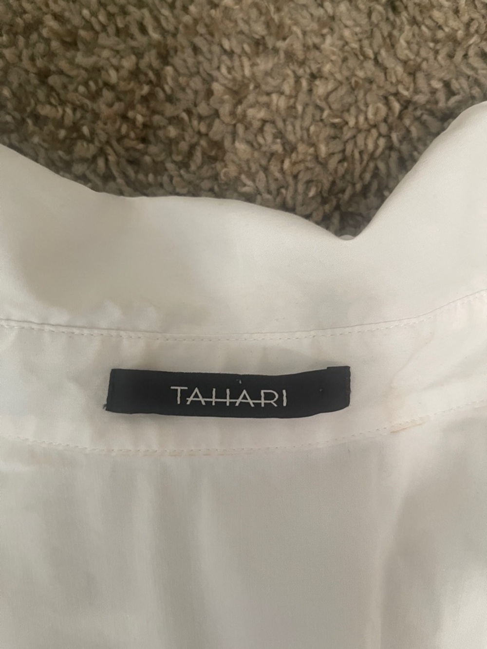 Woman’s Tahari White Blouse - Picture 4 of 13